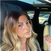 Laureata in Giurisprudenza V.o. , esercito la libera professione e offro lezioni anche in materie umanistiche